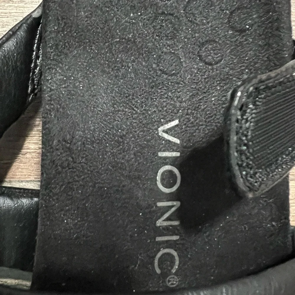 Vionic Black Crisscross Strap Sandals